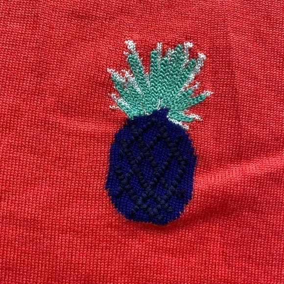 Vineyard Vines Woman’s Merino Wool Coral Sweater with Pineapple Motif, Small? - Picture 4 of 7